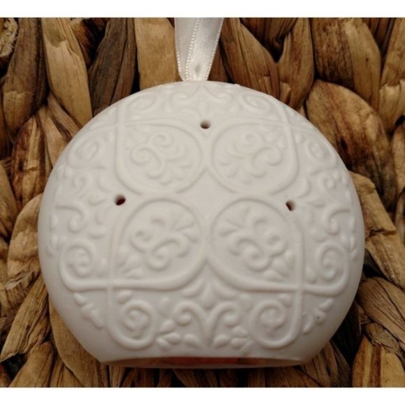 Vintage Lingerie Coty Sweet Earth Cameo Pomander, EUC - Picture 3 of 6